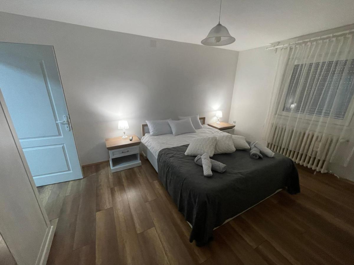 Antic Apartment Požarevac Buitenkant foto